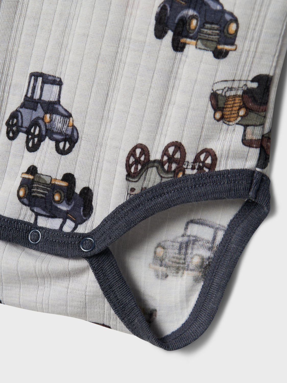 model_shot-front_full